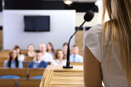 3 estrategias para superar el miedo a hablar en público