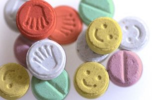 Pastillas de éxtasis de colores