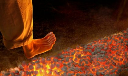 Firewalking: una nueva, pero peligrosa técnica de motivación