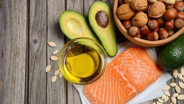 Aceite, salmón y otros alimentos ricos en Omega 3