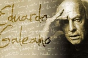 Cartel con letras representando las frases de Eduardo Galeano