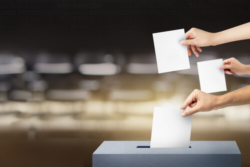 Manos con votos