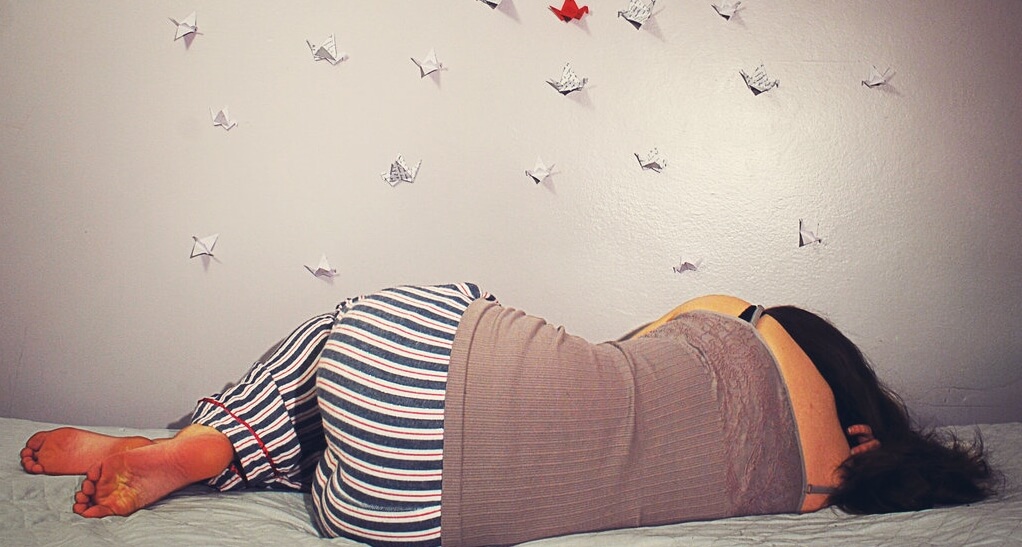 Mujer durmiendo conectada a los sueños