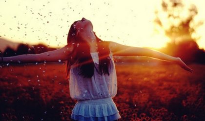 ¿Qué es y cómo funciona la paradoja de la felicidad?