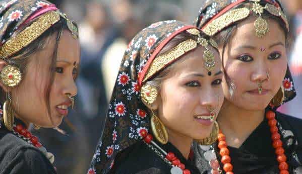 mujeres de Nepal víctimas de las tradiciones sexuales