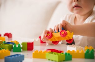Bebé jugando