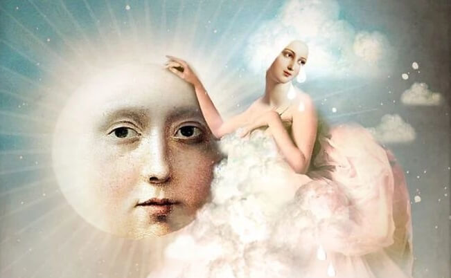 Mujer al lado de sol representando la magia de las frases bonitas