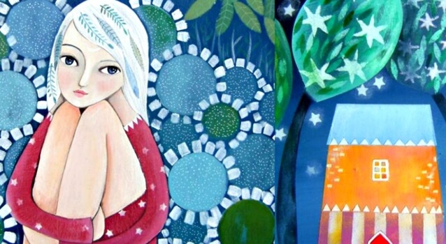 mujer sentada junto a una casa pensando en vivir la vida mucho mejor