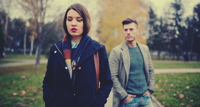 pareja sufriendo las realidades que parecen amor