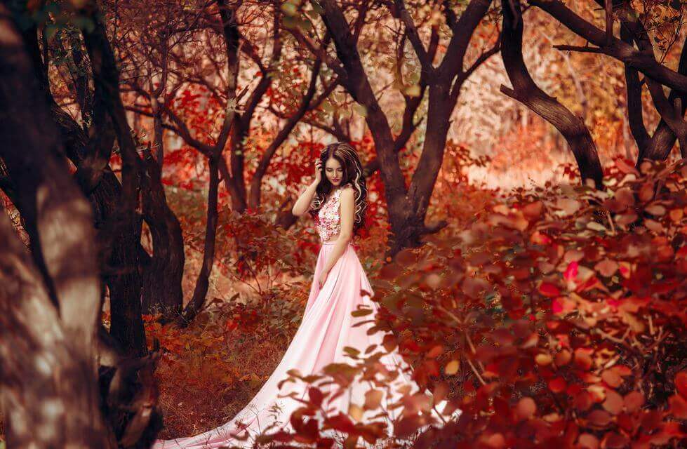 Mujer en el bosque