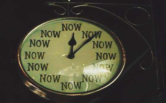 reloj que marca el ahora para cambiar tu vida