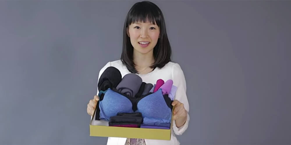 Marie Kondo representando la disciplina en Japón
