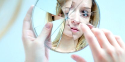 11 señales que indican que eres demasiado autocrítico