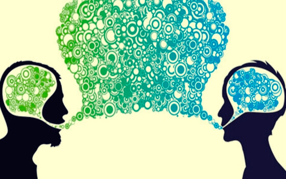 Personas comunicándose