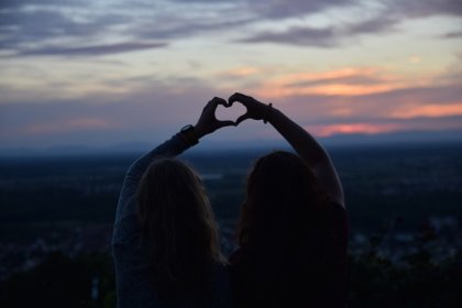 El amor viene y va pero la amistad verdadera permanece
