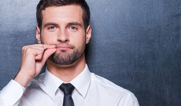 chico que calla para que aprendas a comunicarte mejor