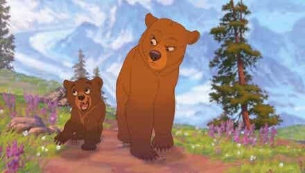 Dos osos por el bosque de la película Hermano oso