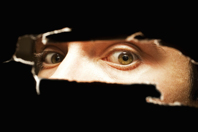 ¿Qué es el morbo y cuándo excede los límites de lo saludable?