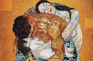 Familia abrazada