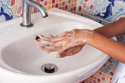 woman with OCD washing her hands