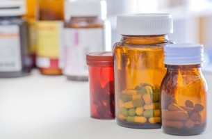 Bote de medicinas con alprazolam