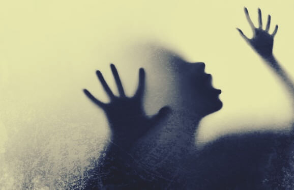 imagen que pide ayuda debido a la aboulomanía