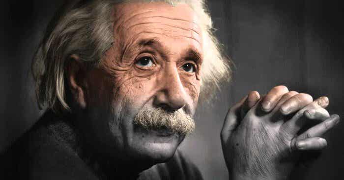 5 frases de Albert Einstein sobre el crecimiento personal