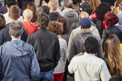 Relación entre la clase social y la deshumanización