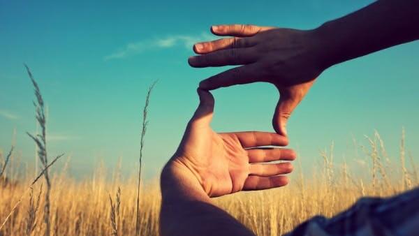 mano representando la terapia del Focusing