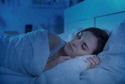 5 extraños fenómenos que se dan durante el sueño