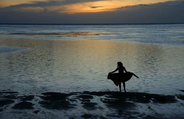 Mujer en el mar