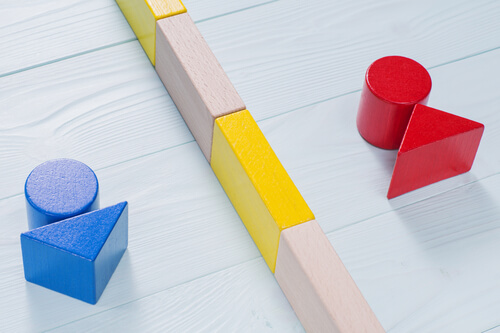 Munecos de género separados por una línea