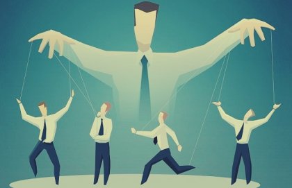 Las 10 estrategias de manipulación masiva, según Noam Chomsky