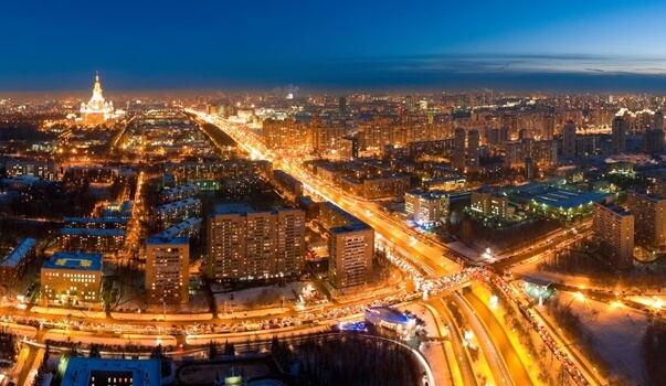 ciudad iluminada que causa insomnio tecnológico
