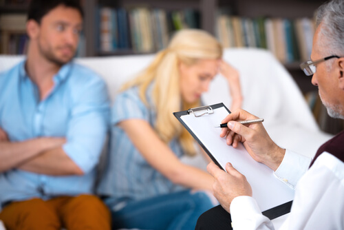 Padres con psicólogo