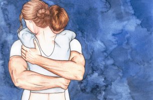 Pareja abrazándose para romper corazas