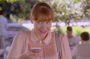 Lacie en el capítulo Nosedive de Black Mirror