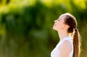 Mujer respirando