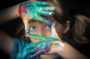 Niña creativa