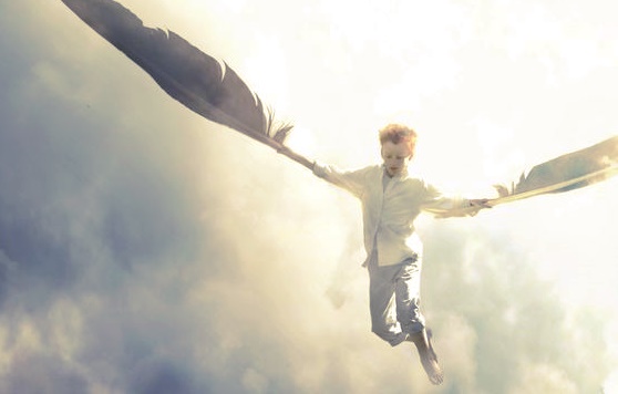 niño con alas simbolizando las heridas emocionales del pasado