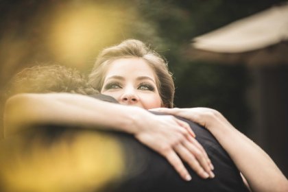 5 maneras de encontrar la felicidad en los pequeños actos