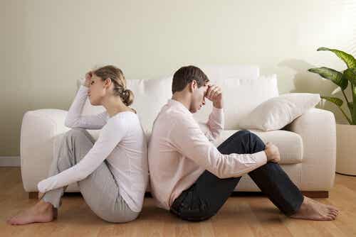 ¿Por qué algunas parejas infelices siguen juntas?