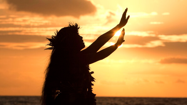 Hawaiian woman practicing the rule of the three "eses"