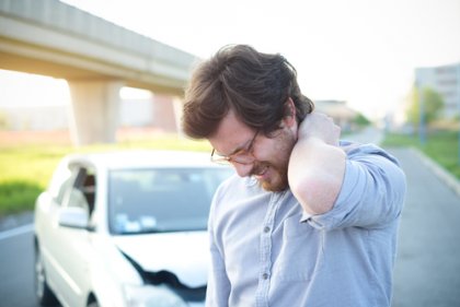 Latigazo cervical: síntomas, causas y tratamiento