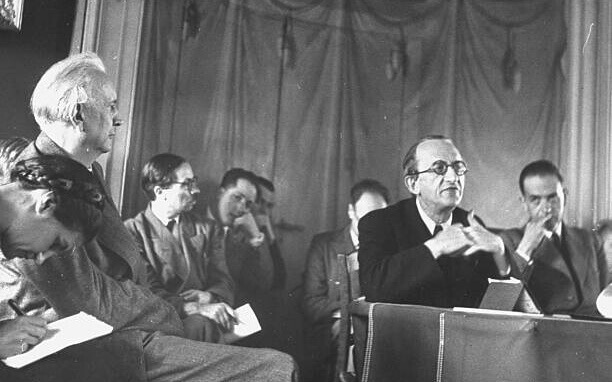 Karl Jaspers en una reunión