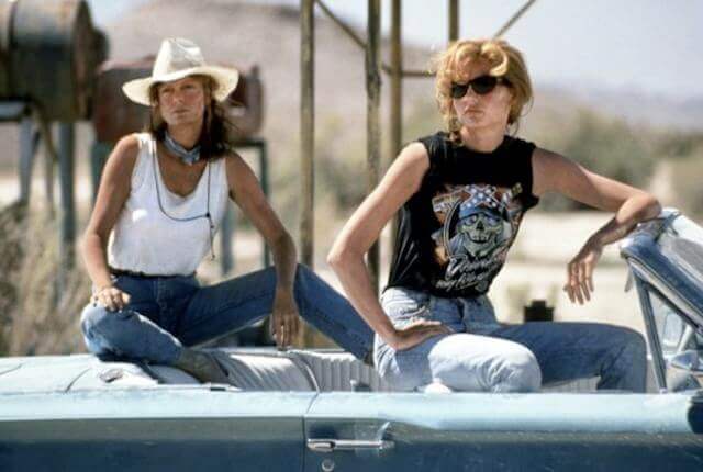 Thelma y Louise sentadas