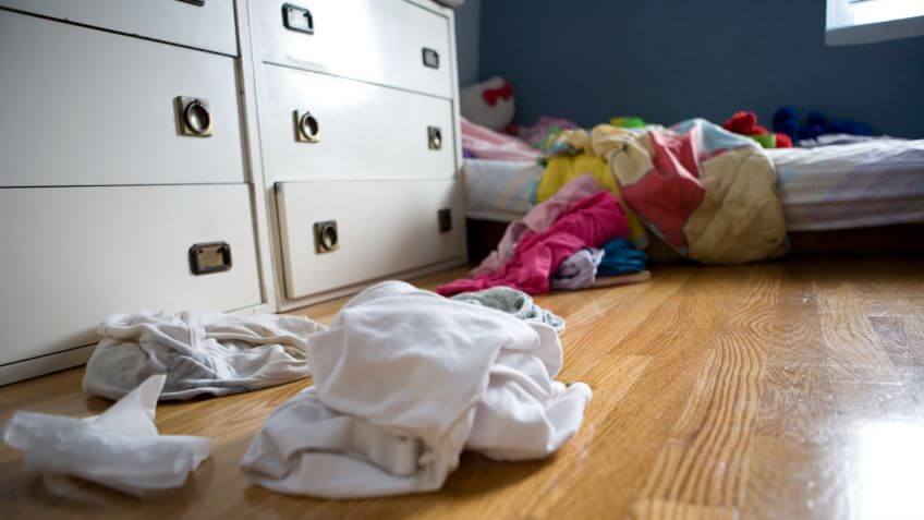 Habitación desordenada simbolizando los miedos que se esconden detrás del desorden