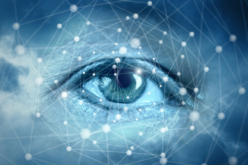 Ojo de una persona para representar como se puede entrenar la atención