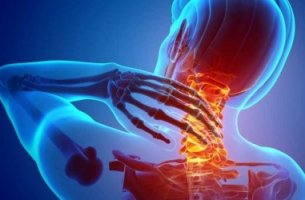 Persona con dolor en espalda