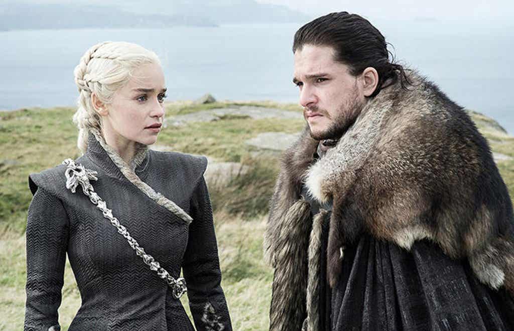Daenerys y Jon Snow en Juego de Tronos